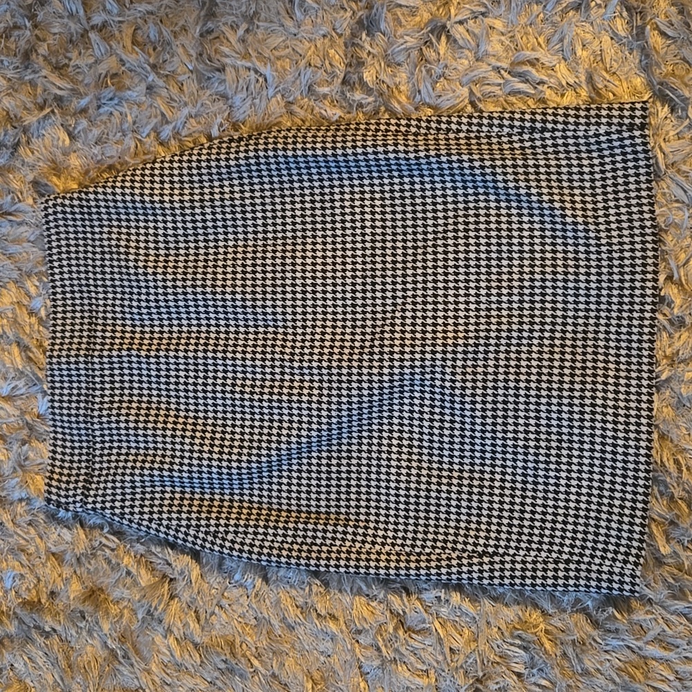 J.CREW wool and silk houndstooth pattern pencil skirt